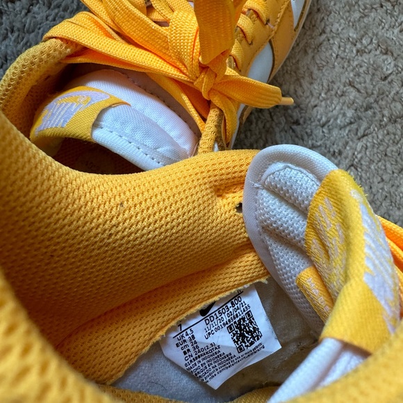 Laser Orange Dunks - Women’s - Picture 6 of 6